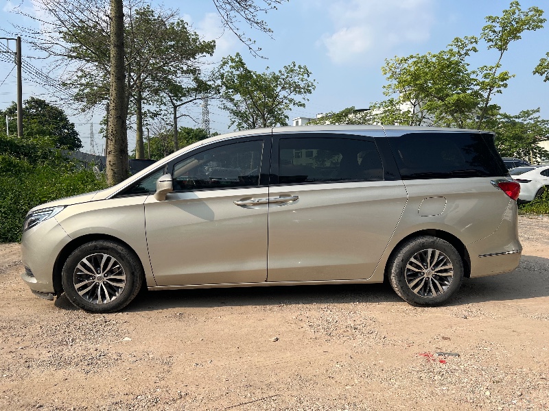 广州17年别克GL83