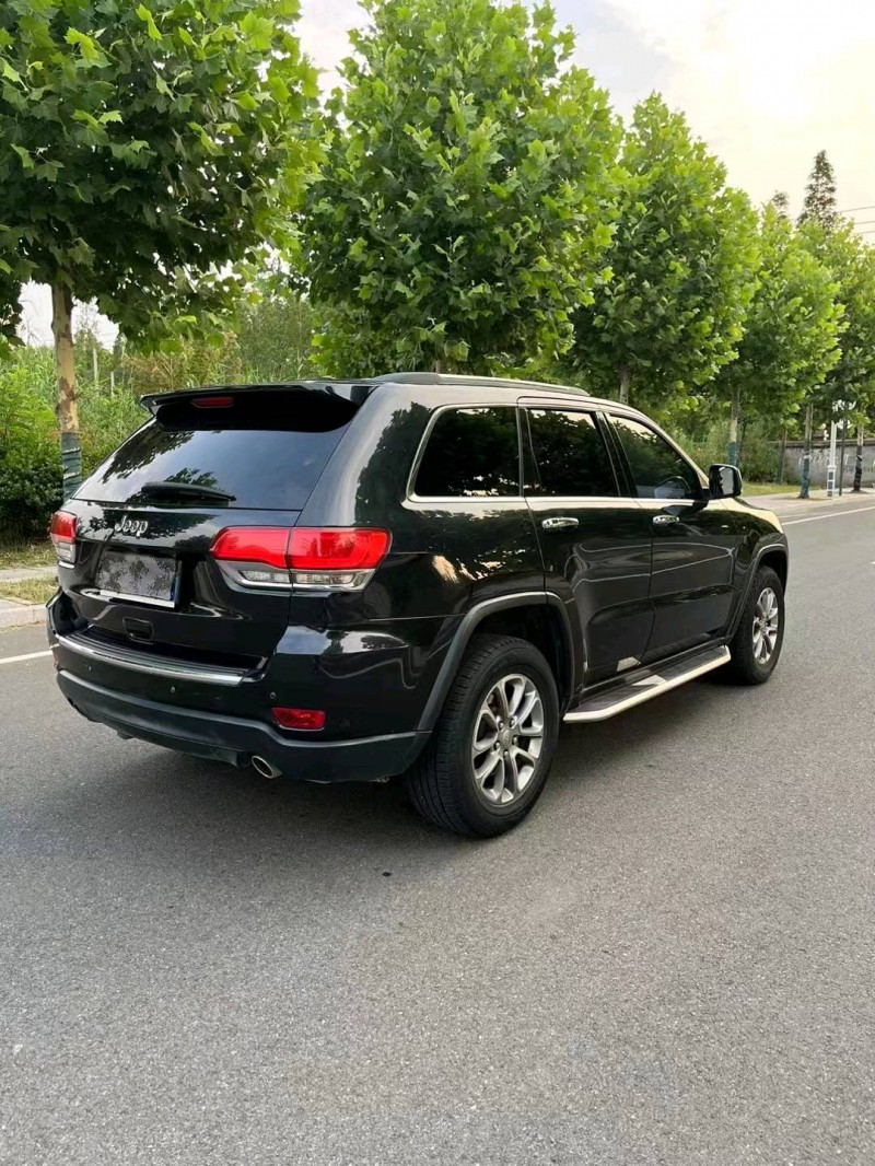 徐州15年Jeep大切诺基8