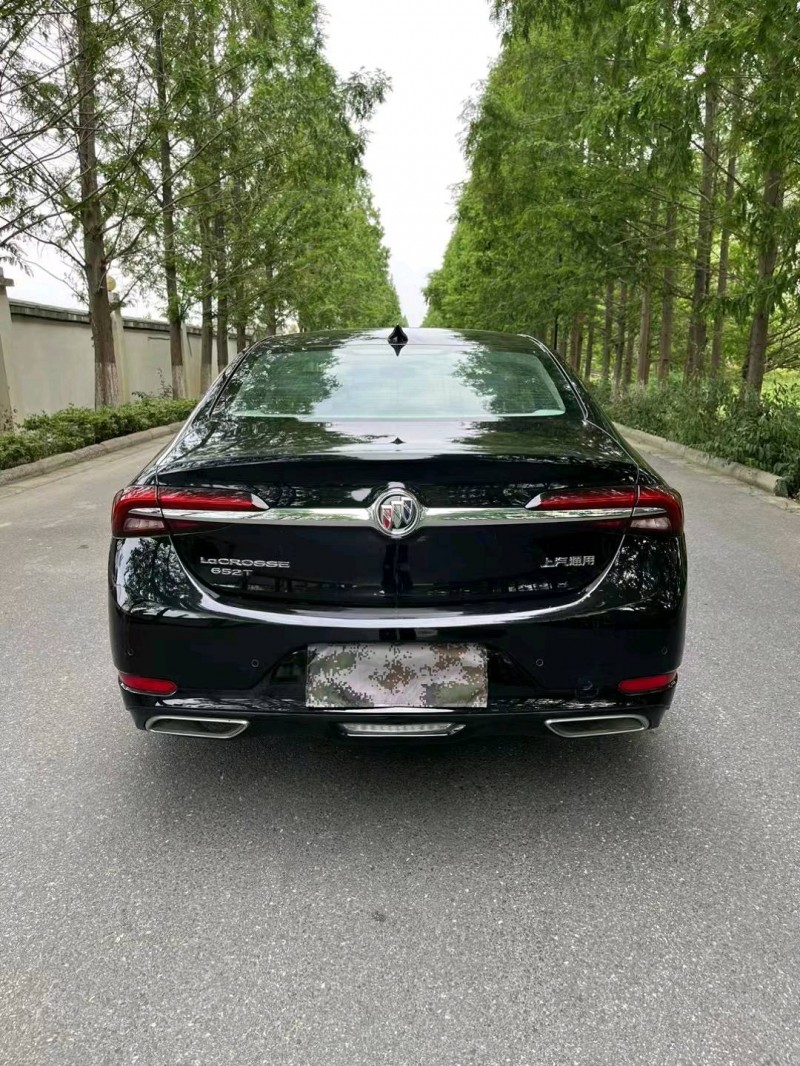 徐州20年别克君越9