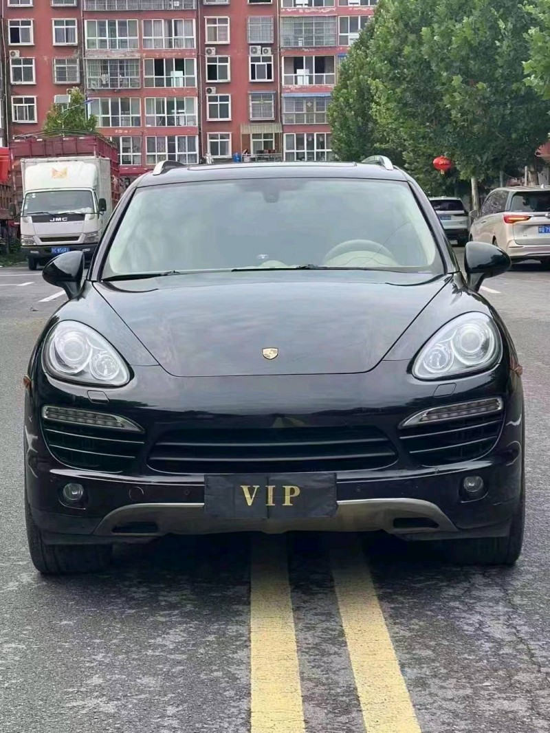 淮南14年保时捷卡宴1