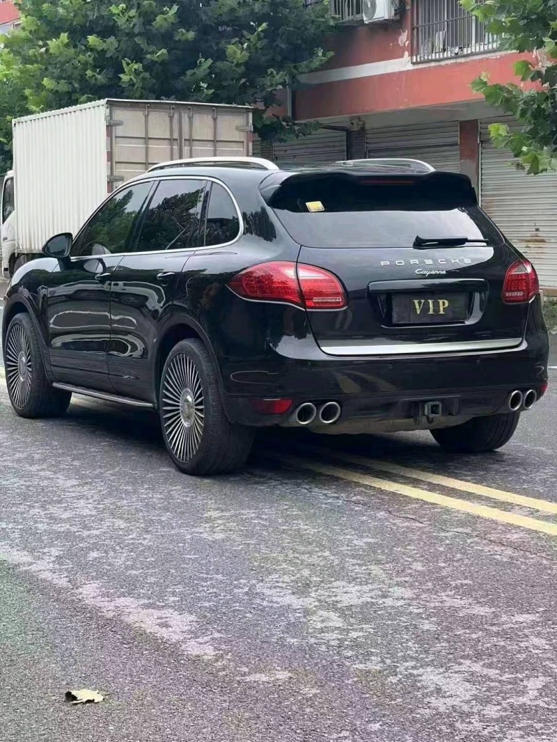 淮南14年保时捷卡宴4