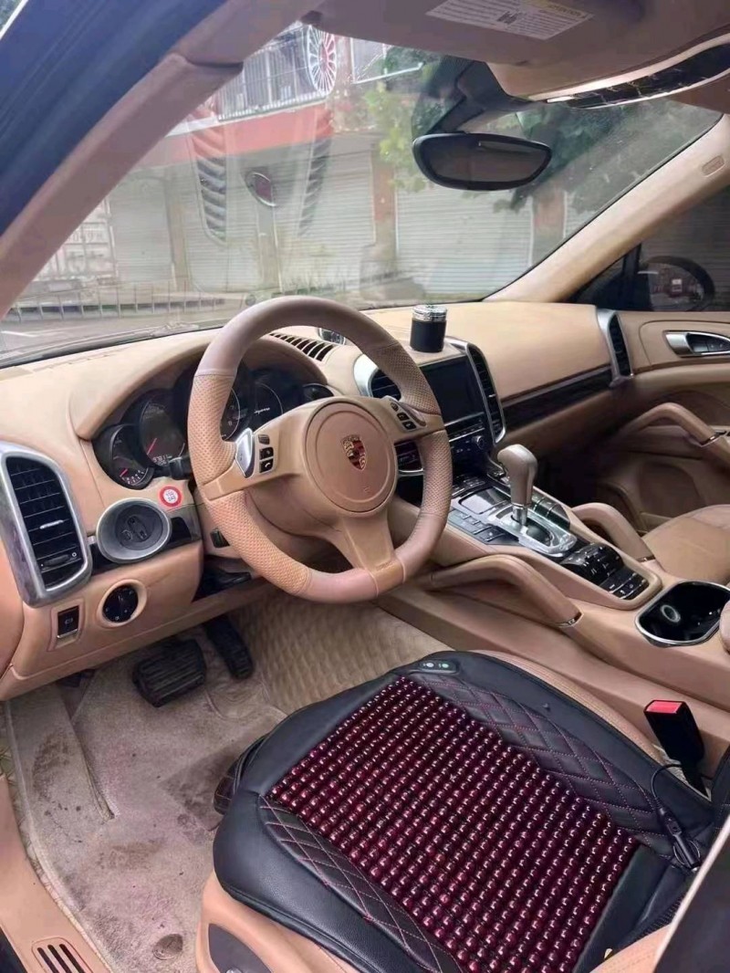 淮南14年保时捷卡宴6