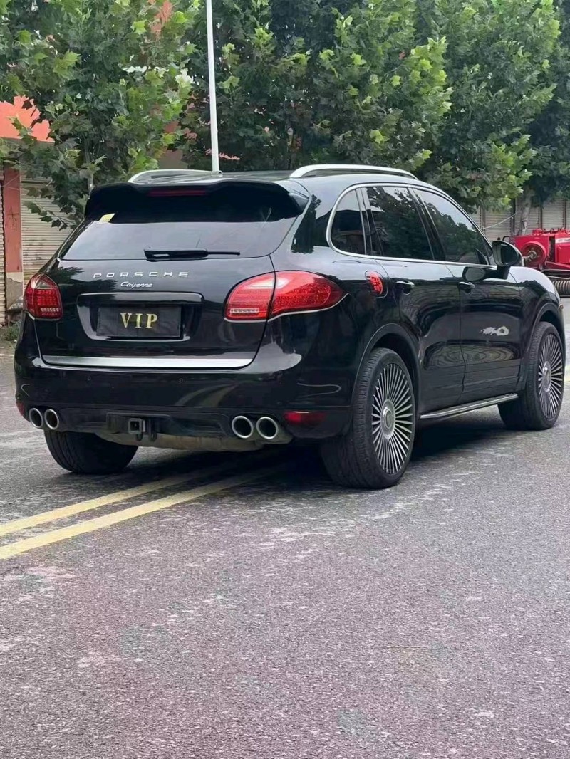 淮南14年保时捷卡宴7