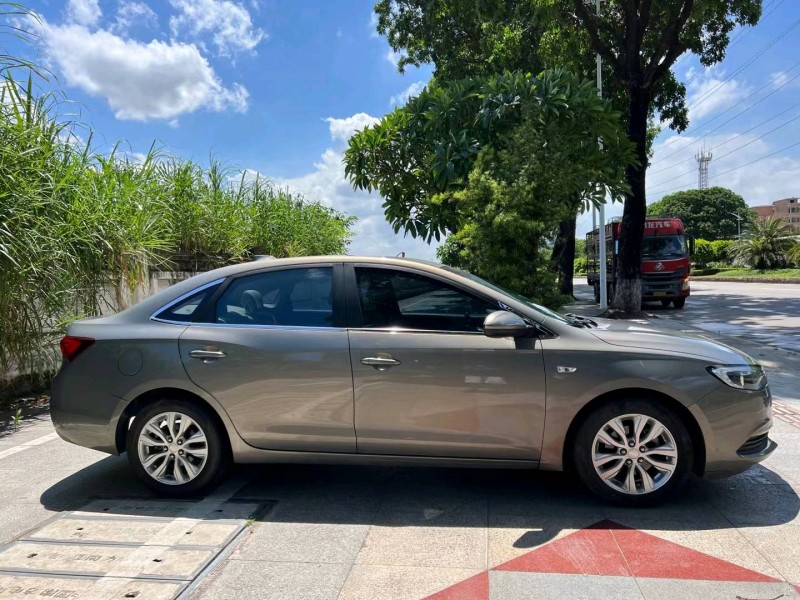 东莞17年别克英朗9