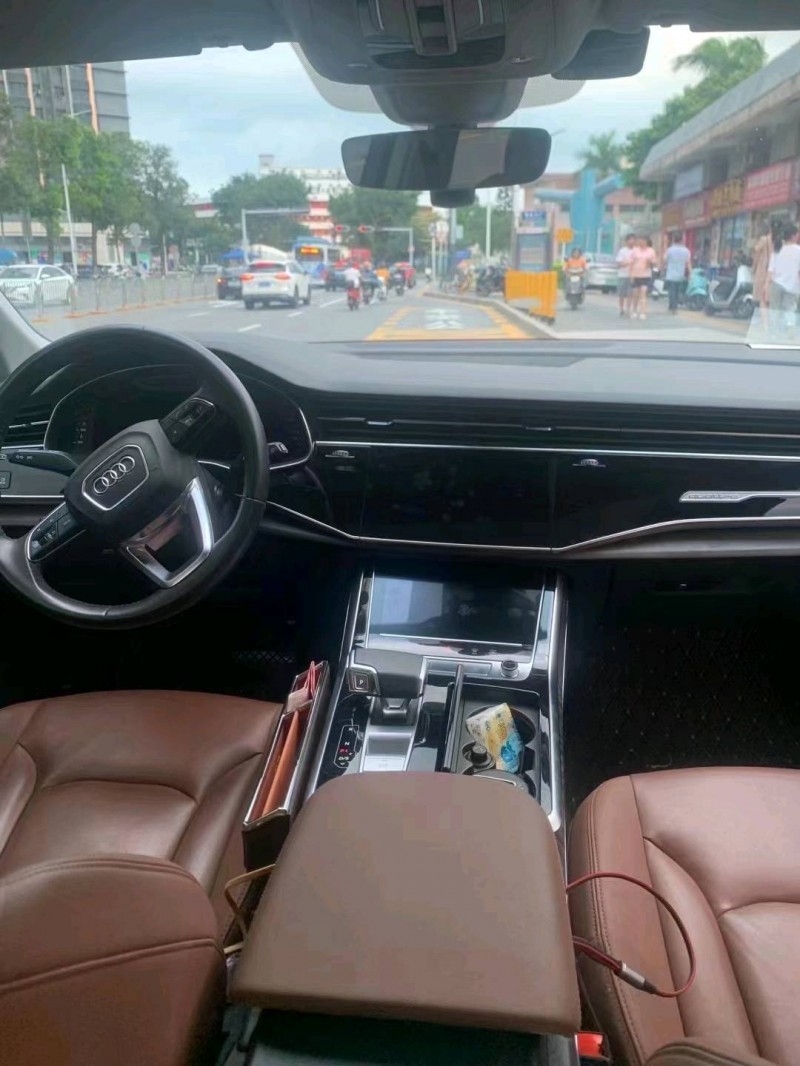 深圳20年奥迪Q74