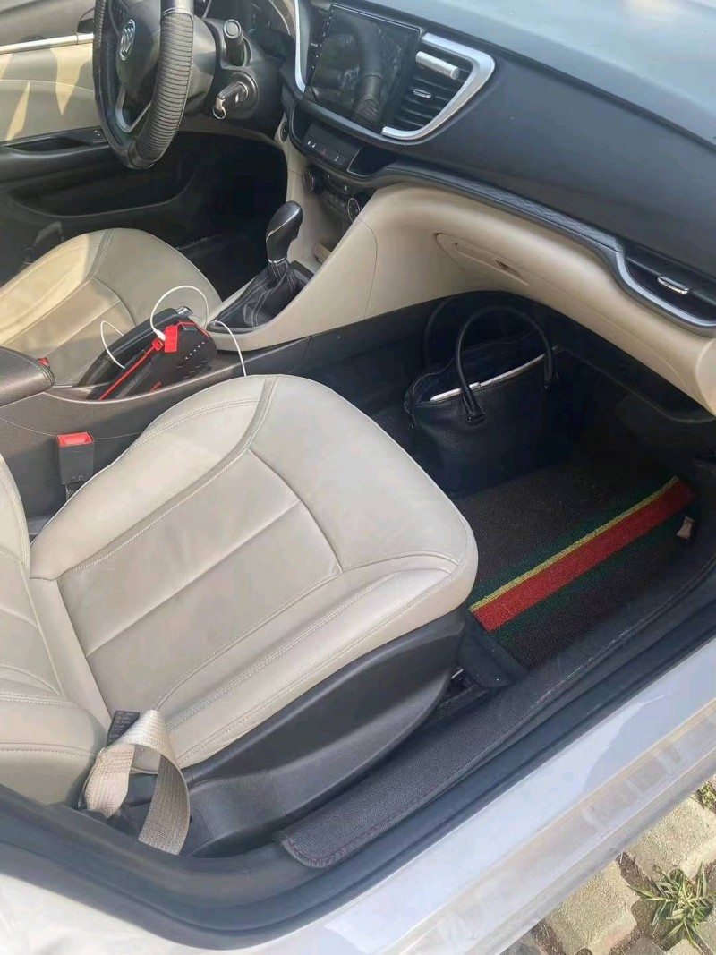 临沂18年别克阅朗8