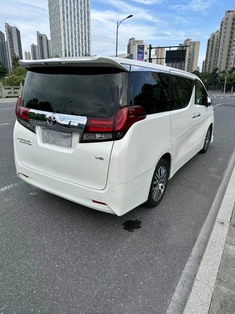 嘉兴18年丰田埃尔法7