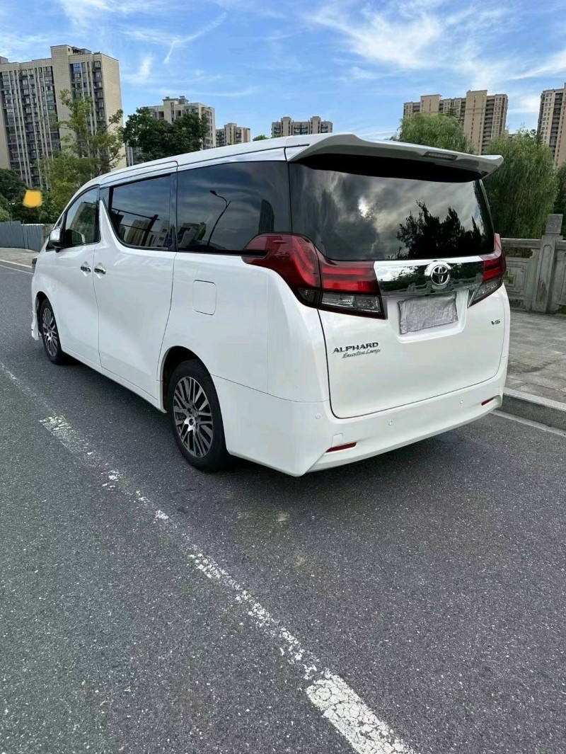 嘉兴18年丰田埃尔法8