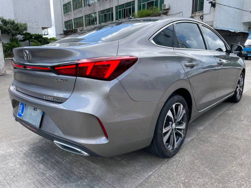 中山20年長安汽車逸動4