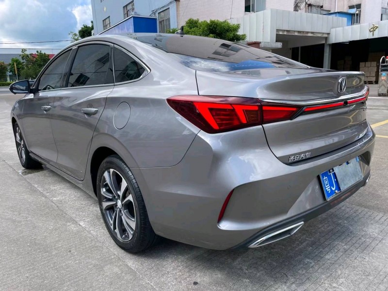 中山20年長安汽車逸動5