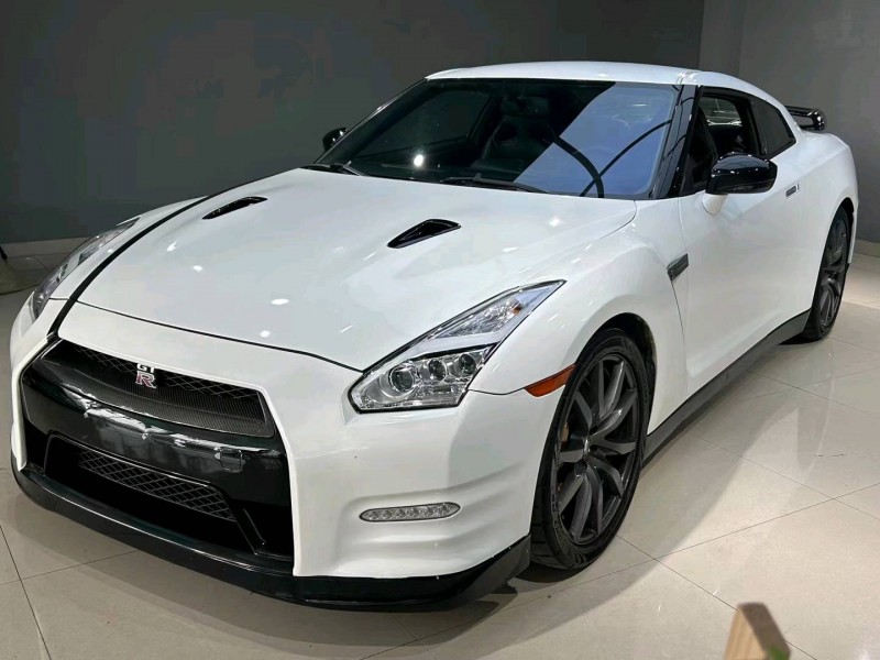 鄭州15年日產GT-R3