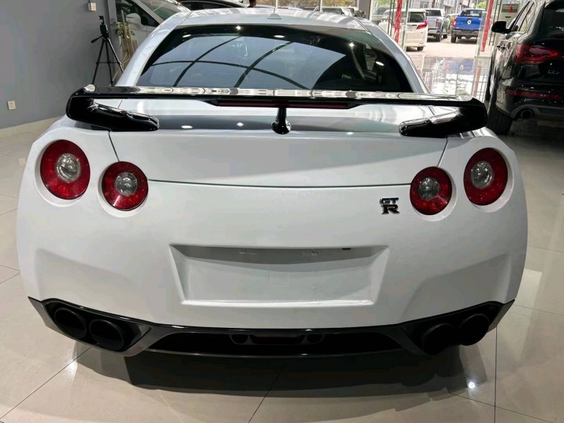鄭州15年日產GT-R9