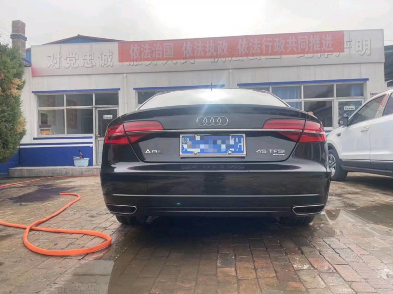 長治17年奧迪A8L4