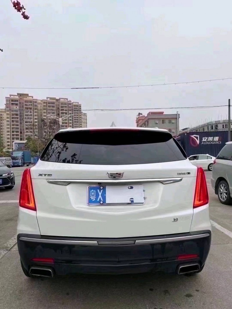 珠海17年凯迪拉克XT58