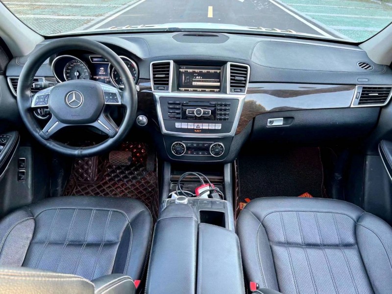 东营13年奔驰GL8