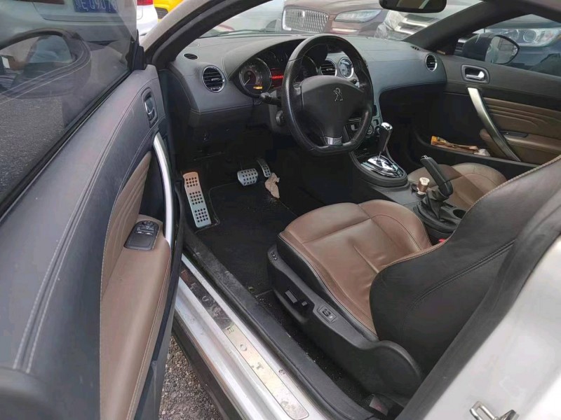 宜昌17年标致RCZ4