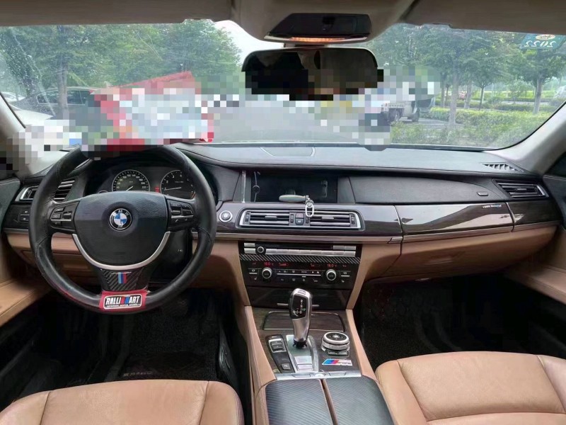 济宁12年宝马7系5