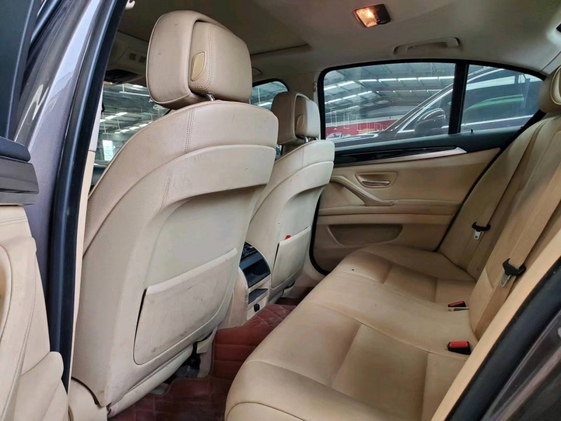 济宁13年宝马5系6