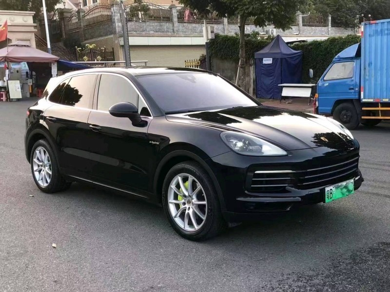 广州21年保时捷卡宴3