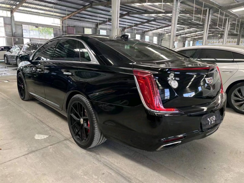 济宁17年凯迪拉克XTS8