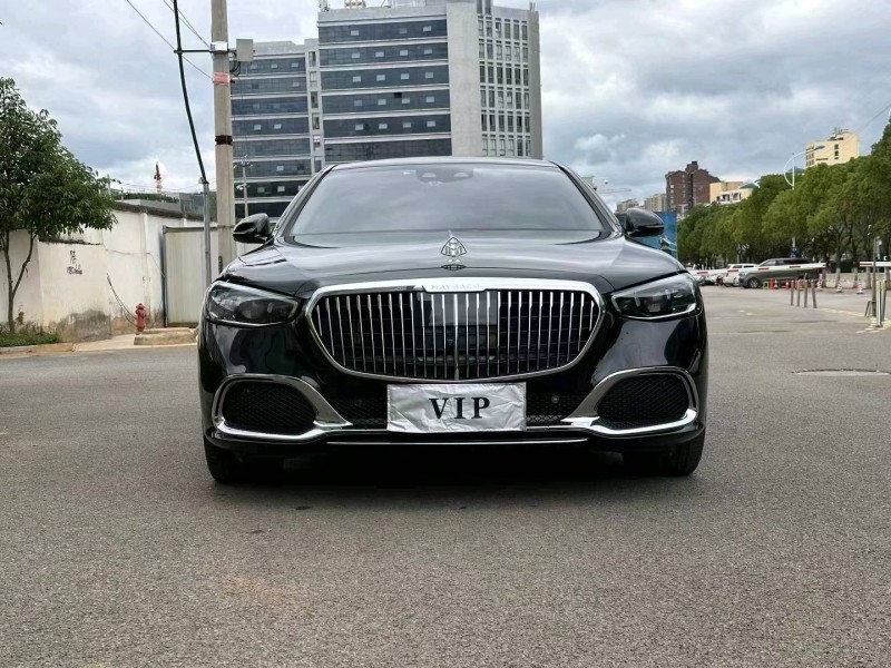 广州22年奔驰迈巴赫S级1