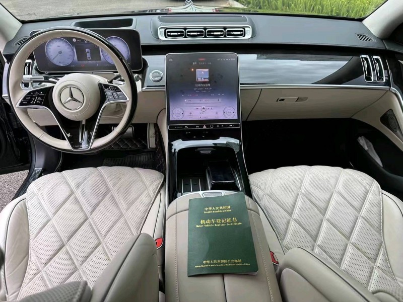 广州22年奔驰迈巴赫S级4