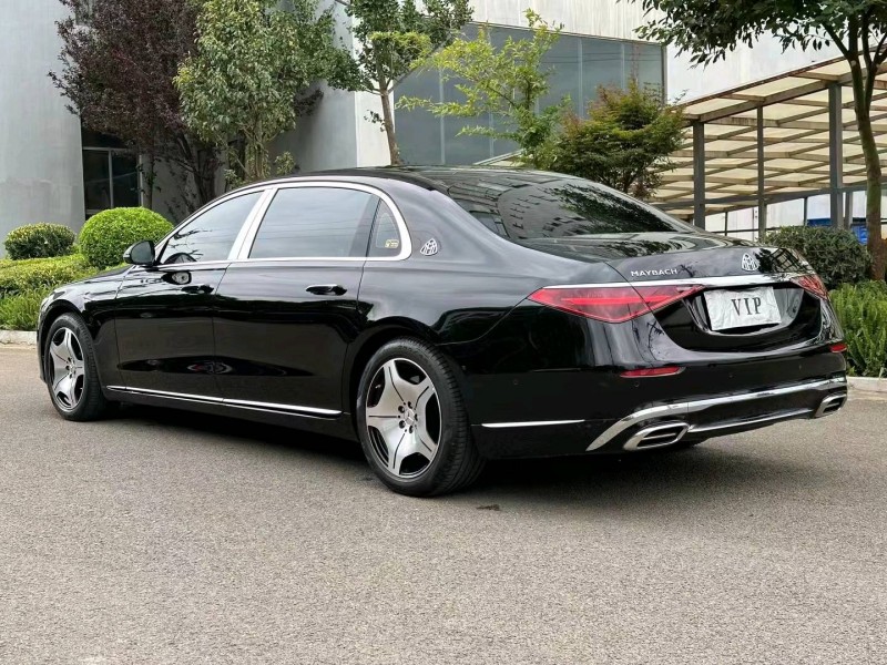 广州22年奔驰迈巴赫S级5