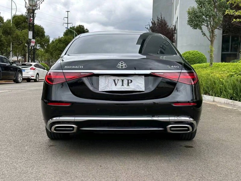 广州22年奔驰迈巴赫S级9