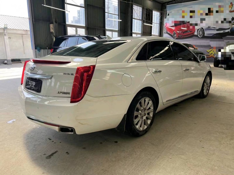 济宁16年凯迪拉克XTS7