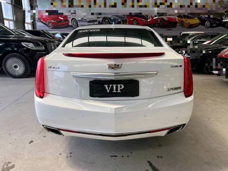 济宁16年凯迪拉克XTS9