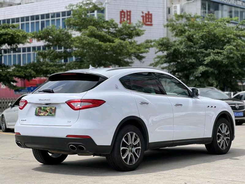 东莞17年玛莎拉蒂Levante8