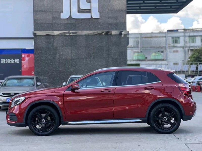 东莞19年奔驰GLA7