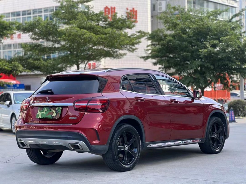 东莞19年奔驰GLA8