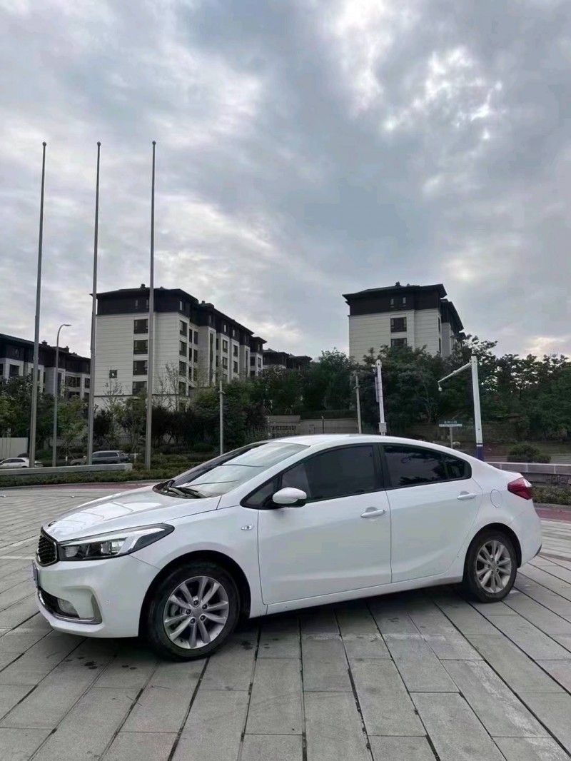 青岛17年起亚K33