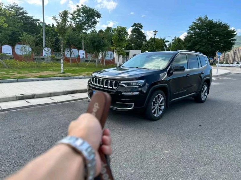 东莞19年Jeep指挥官2