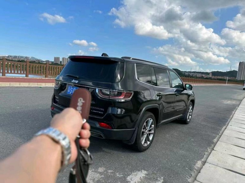东莞19年Jeep指挥官8