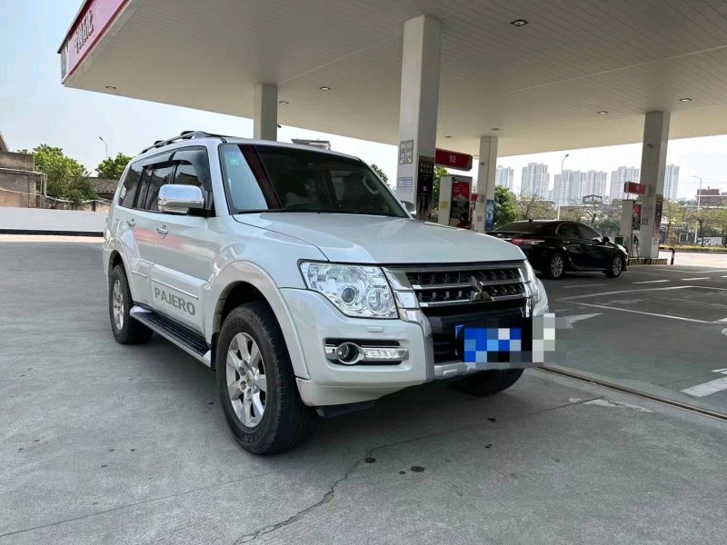 保定17年三菱帕杰罗2