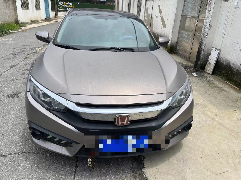 武汉18年本田思域1