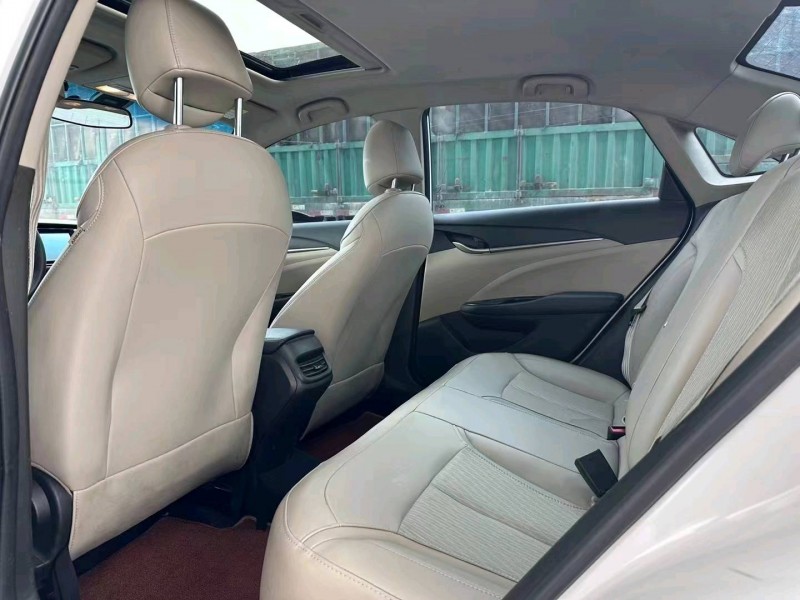 保定17年别克英朗5