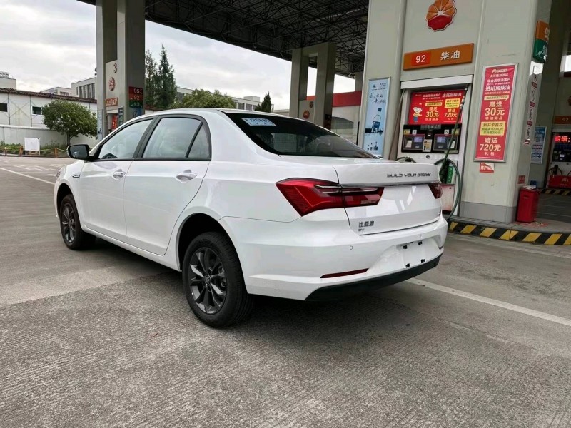 保定23年比亞迪秦7