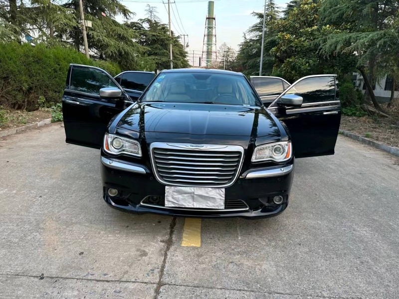 徐州14年克莱斯勒300C8