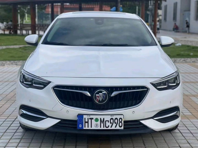 汕头18年别克君威1