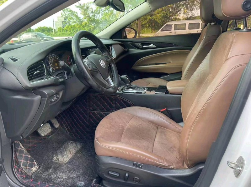 汕头18年别克君威3