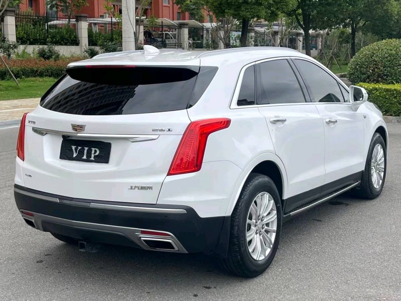 淮南17年凯迪拉克XT57