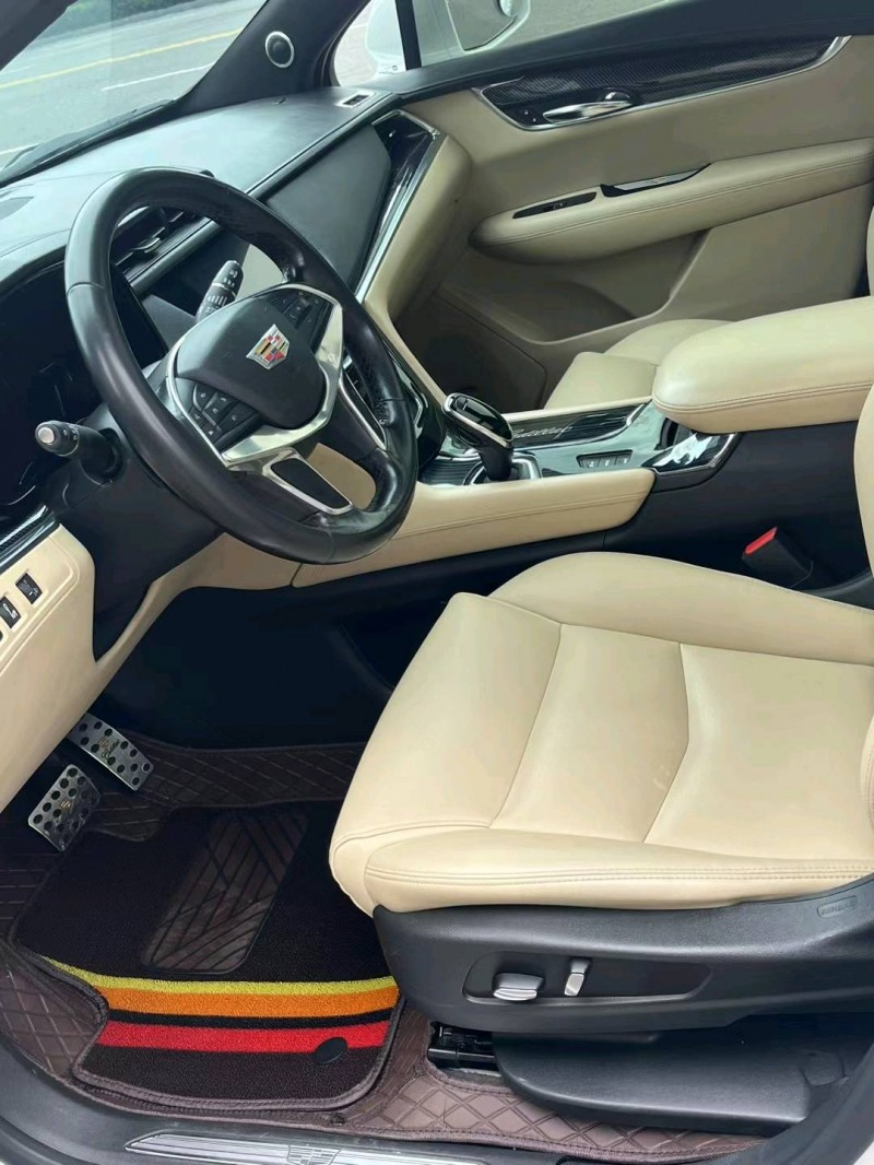 淮南17年凯迪拉克XT58