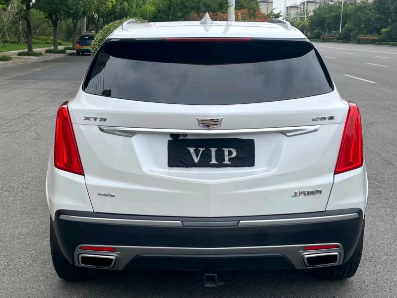 淮南17年凯迪拉克XT59