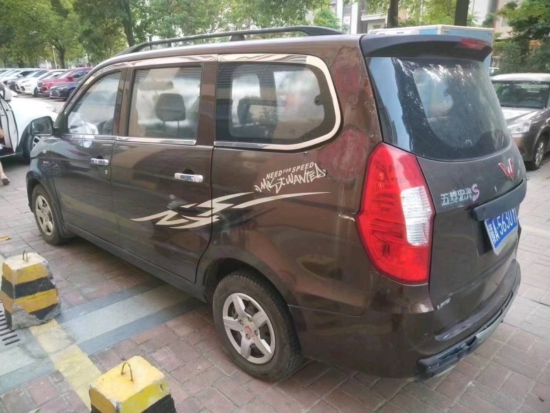深圳17年五菱汽車宏光4