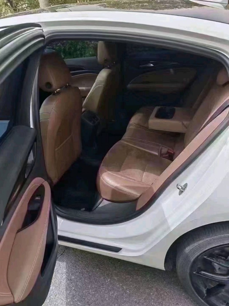 徐州19年别克君威5