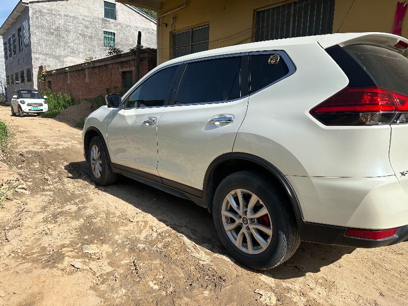 郑州19年日产奇骏3