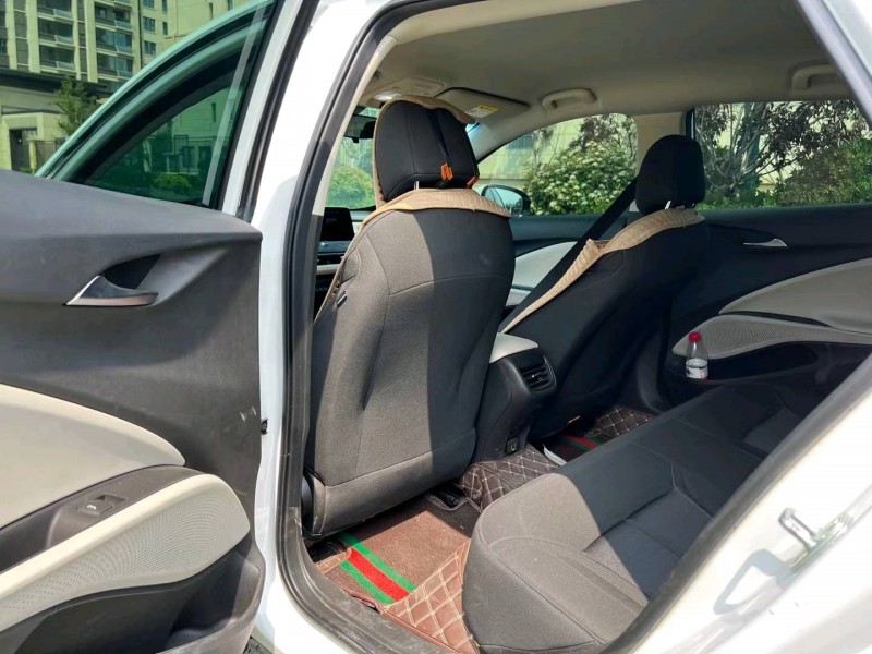 东营22年别克微蓝7